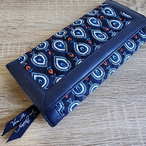 VERA BRADLEY Marrakesh Motifs Trifold Quilted Fabric Wallet - Picture 1 of 14